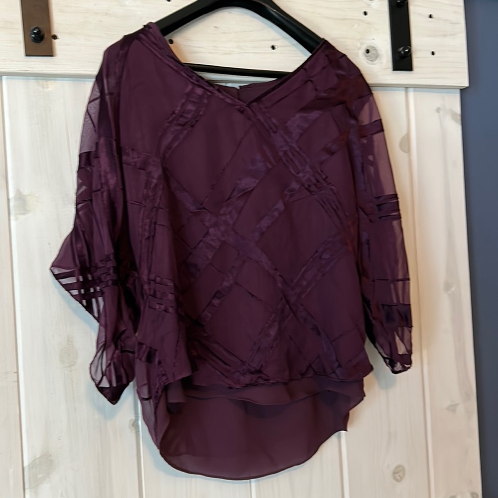 White House Black Market size Medium top